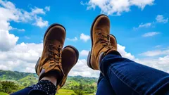 Vuruk ve Su Toplamasına Son: Çorabınıza Bunu Koyun, Sevdiğiniz Ayakkabıları Acısız Giyin