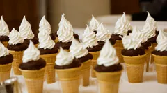 Evde kolayca yapılan muzlu çikolatalı waffle kornet tarifi