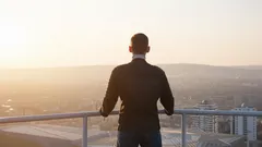 Arabada Uyumaktan Zenginliğe Uzanan Adamın Hikâyesi: Eğitimsiz Hangi Mesleği Seçti?