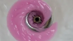 Lavabo tıkanıklığını iki basit malzemeyle nasıl açarsınız